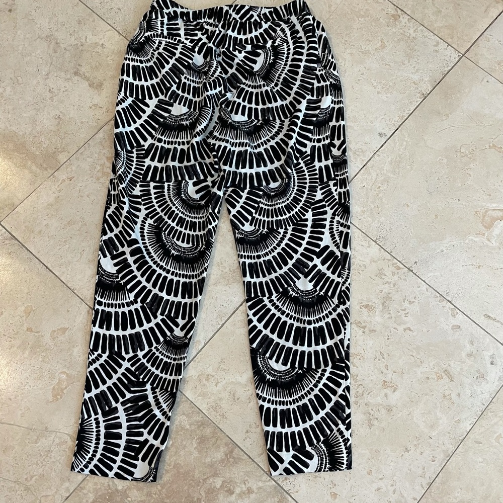 Trina Turk pants with pockets, size small - Picture 2 of 4